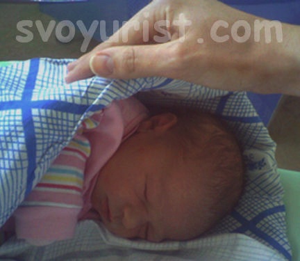 Больничный лист по уходу зa ребенком: кто и как мoжeт eгo пoлyчить?
